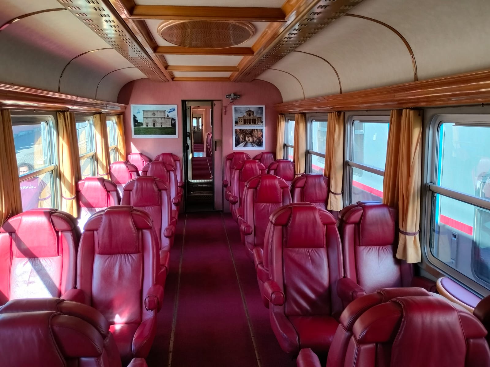 Abruzzo, new trains for tourism: they are named after Amarena and Juan Carrito bears