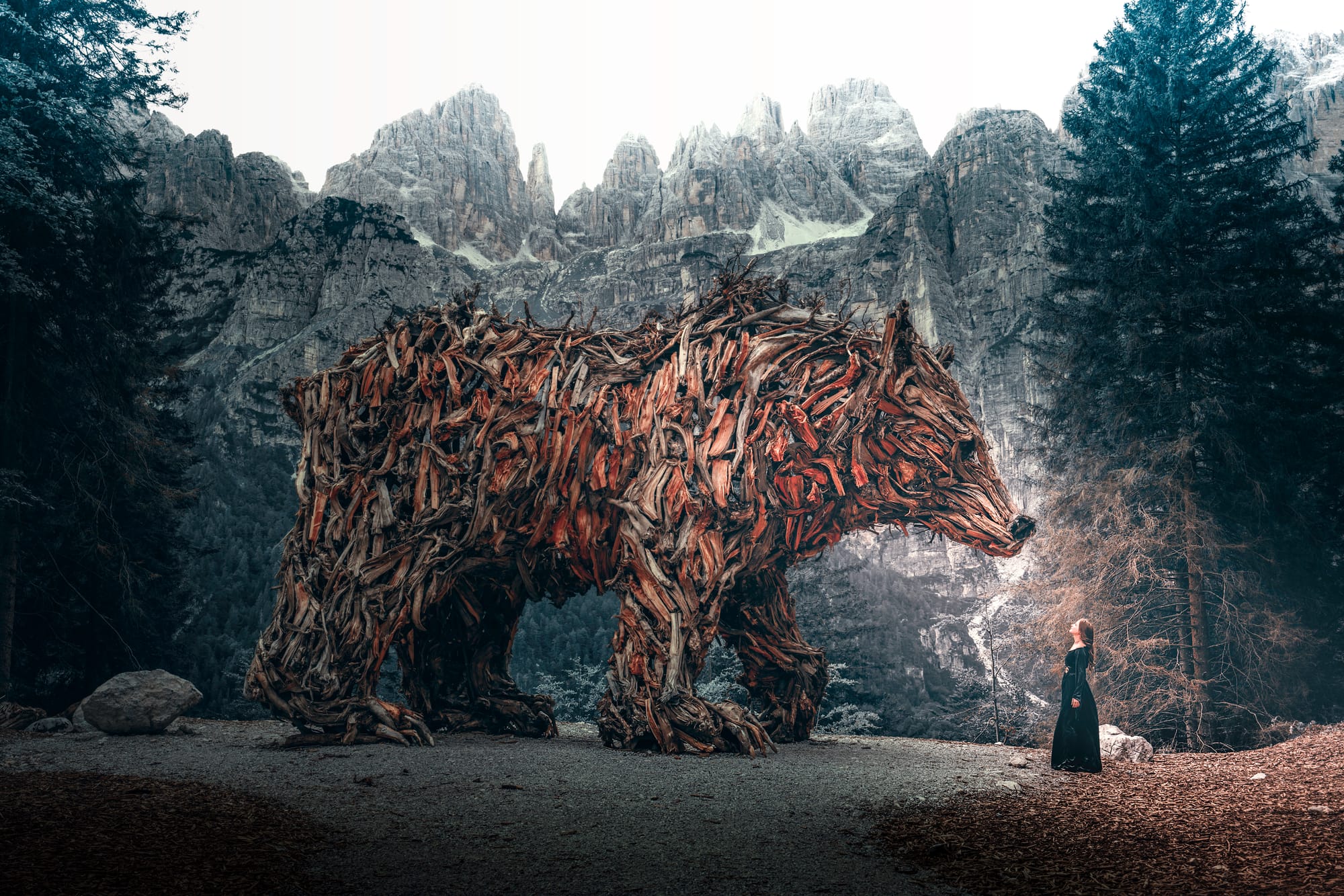 In Trentino un'orsa gigante in legno racconta l'equilibrio tra uomo e natura